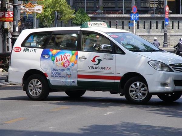 Thi công quảng cáo taxi Vinasun