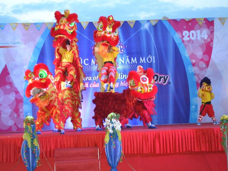 In và treo backdrop chúc mừng năm mới
